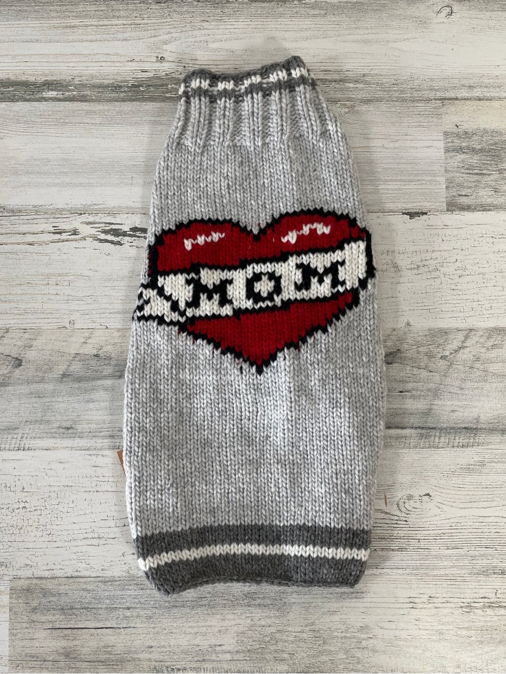 Chilly Dog I Heart Mom Sweater Small